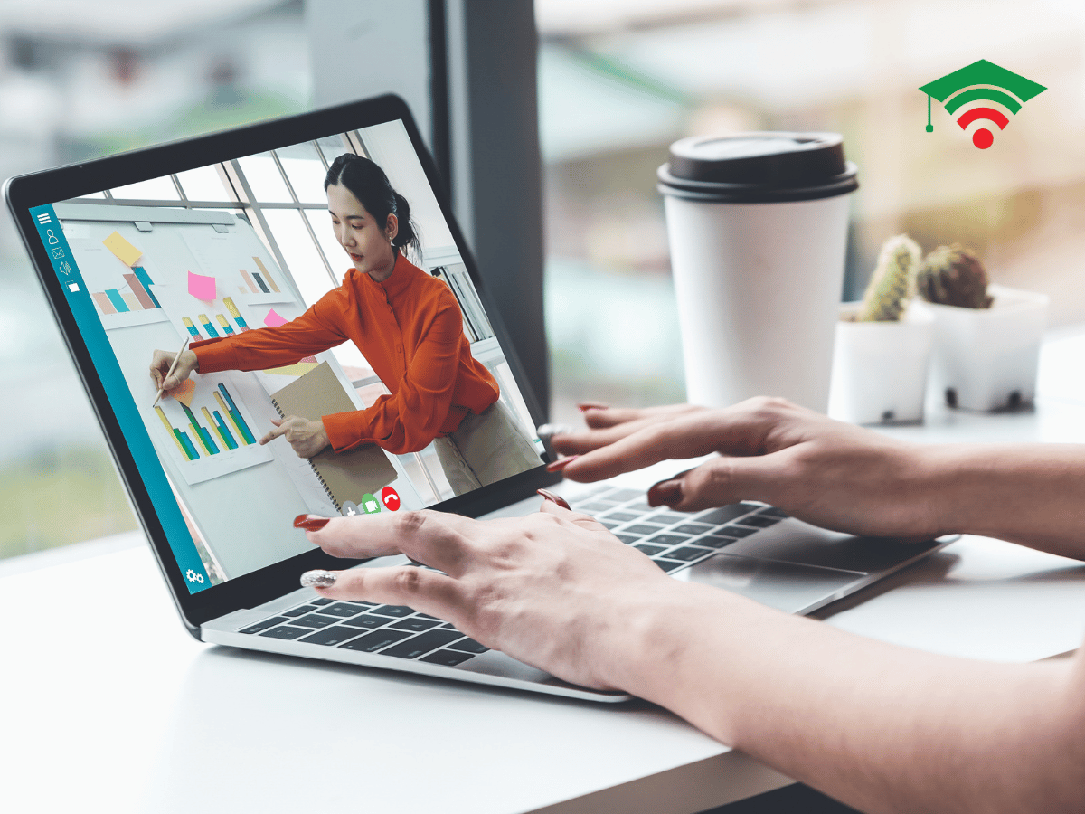 Học viên có thể tiếp cận đến nguồn tài liệu đa dạng, khổng lồ khi học trực tuyến