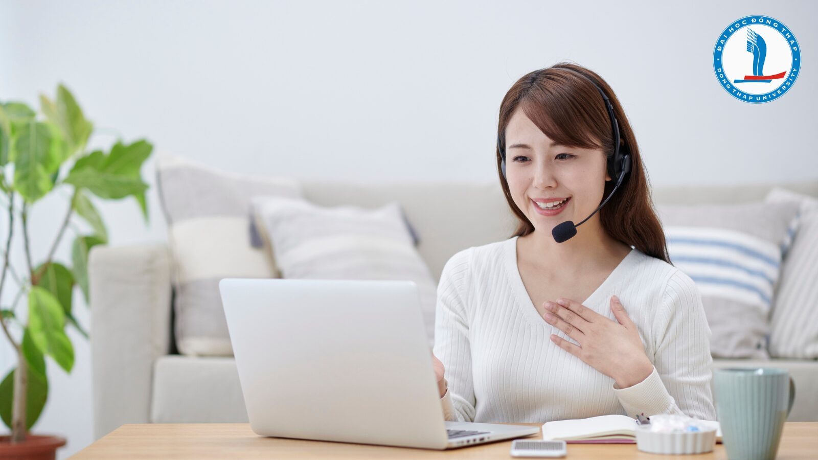 ẢNH WEB TS HUTECH